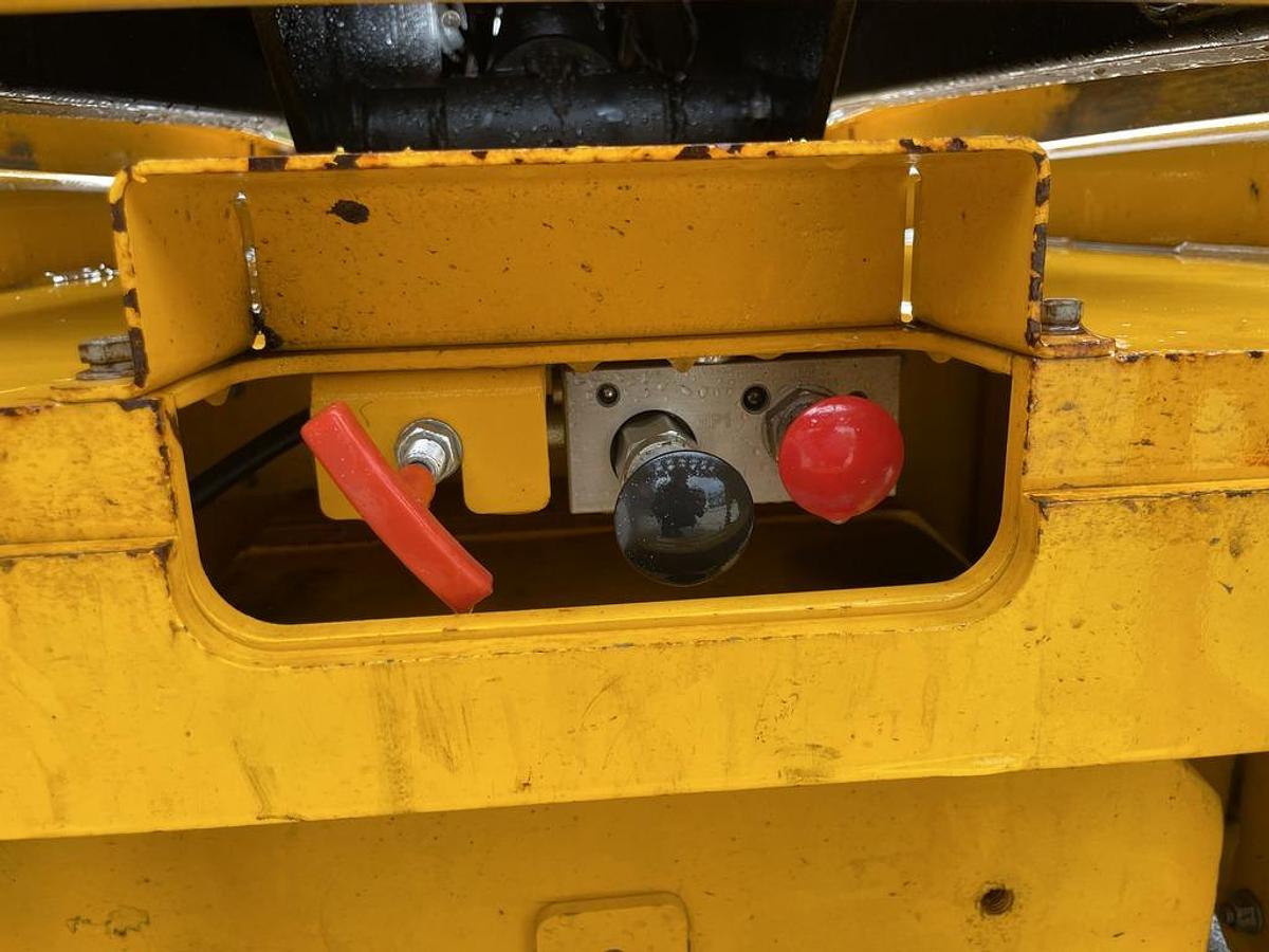 Used JCB S3246E 12m Electric Scissor Lift