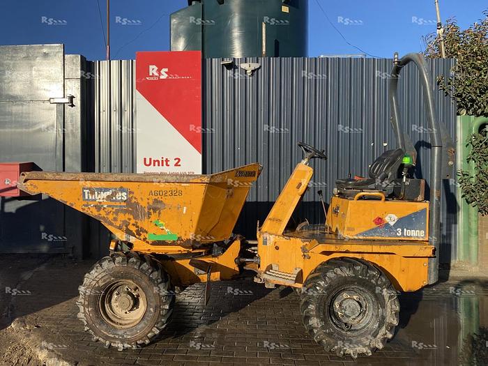 Used THWAITES 3 TONNE SWIVEL