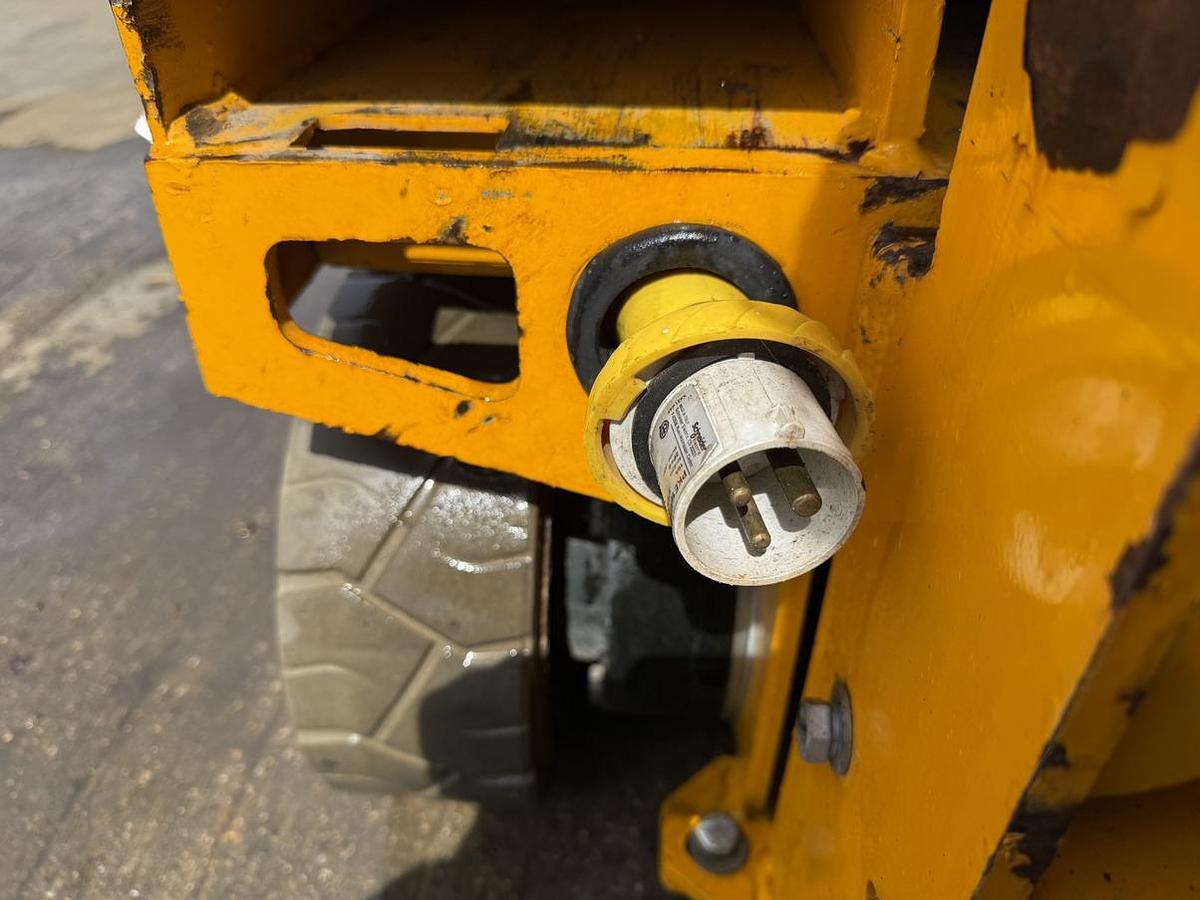 Used 2022 JCB S1930E