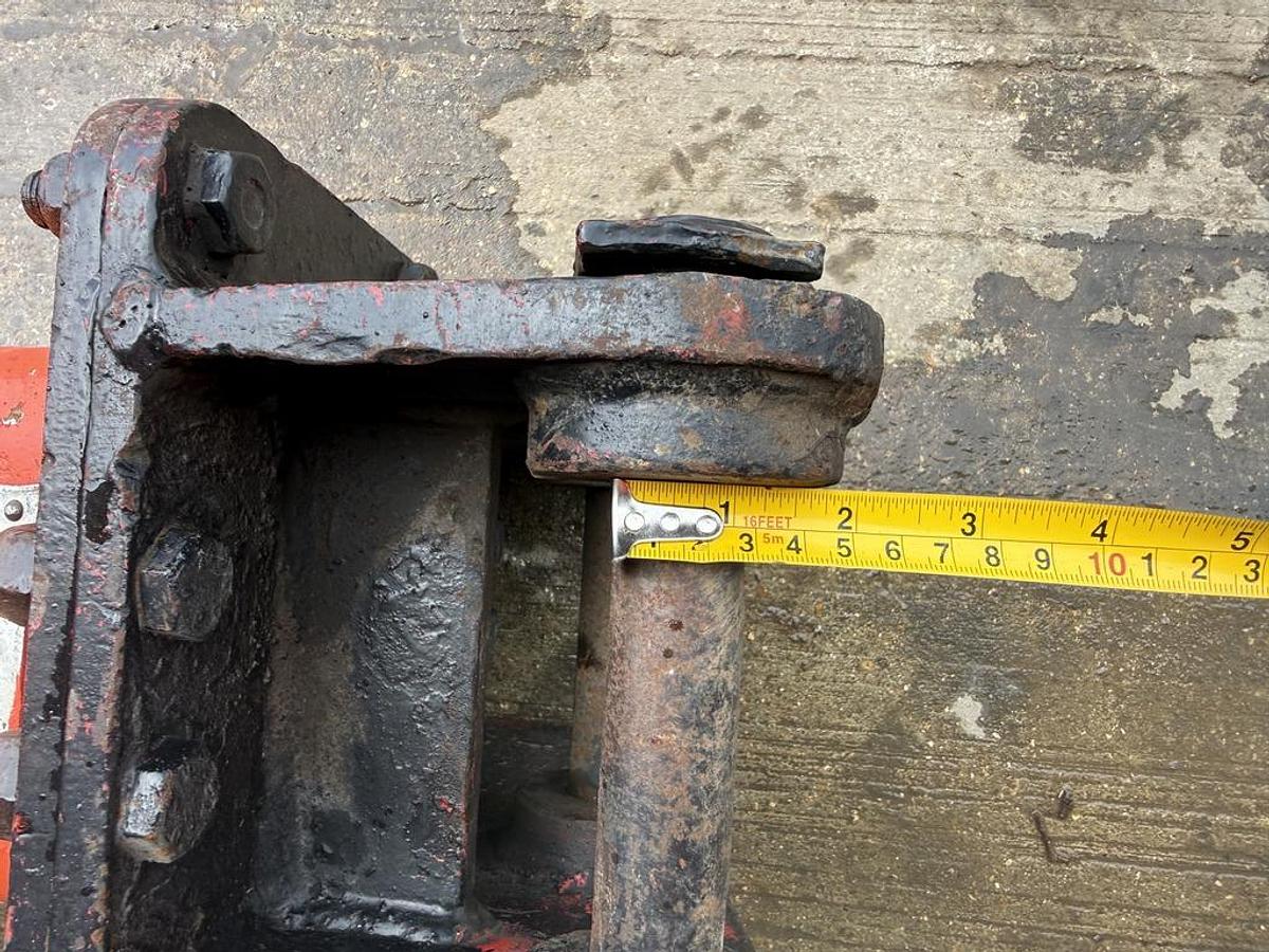 Used Socomec DMS 165 1,8 - 3,0 t Hydraulic Breaker