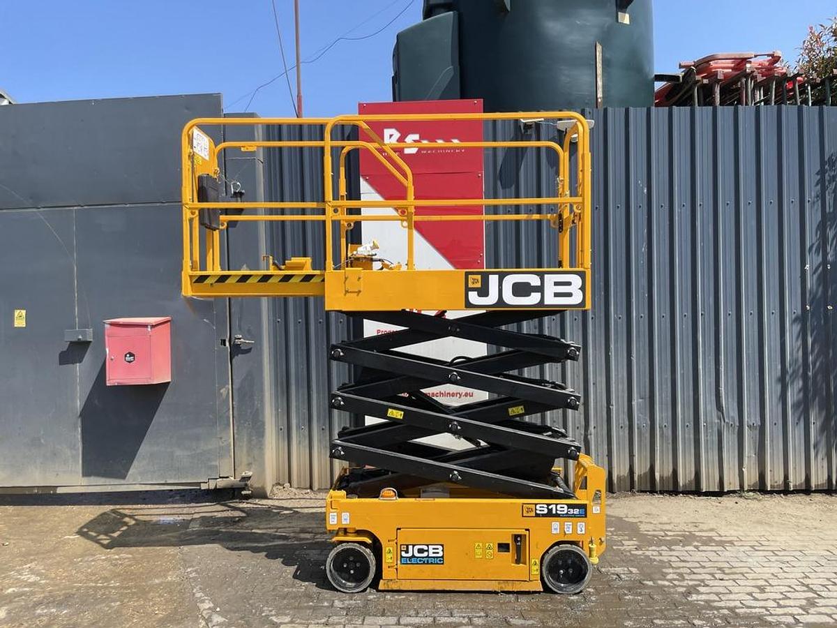 Used JCB S1932EDRV  8m Electric Scissor Lift