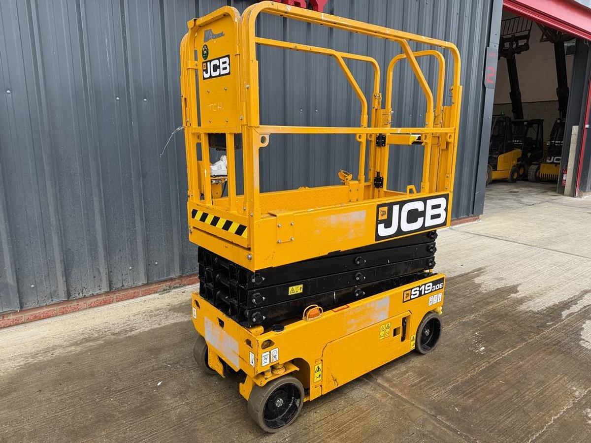 Used JCB S1930E 8m Electric Scissor Lift