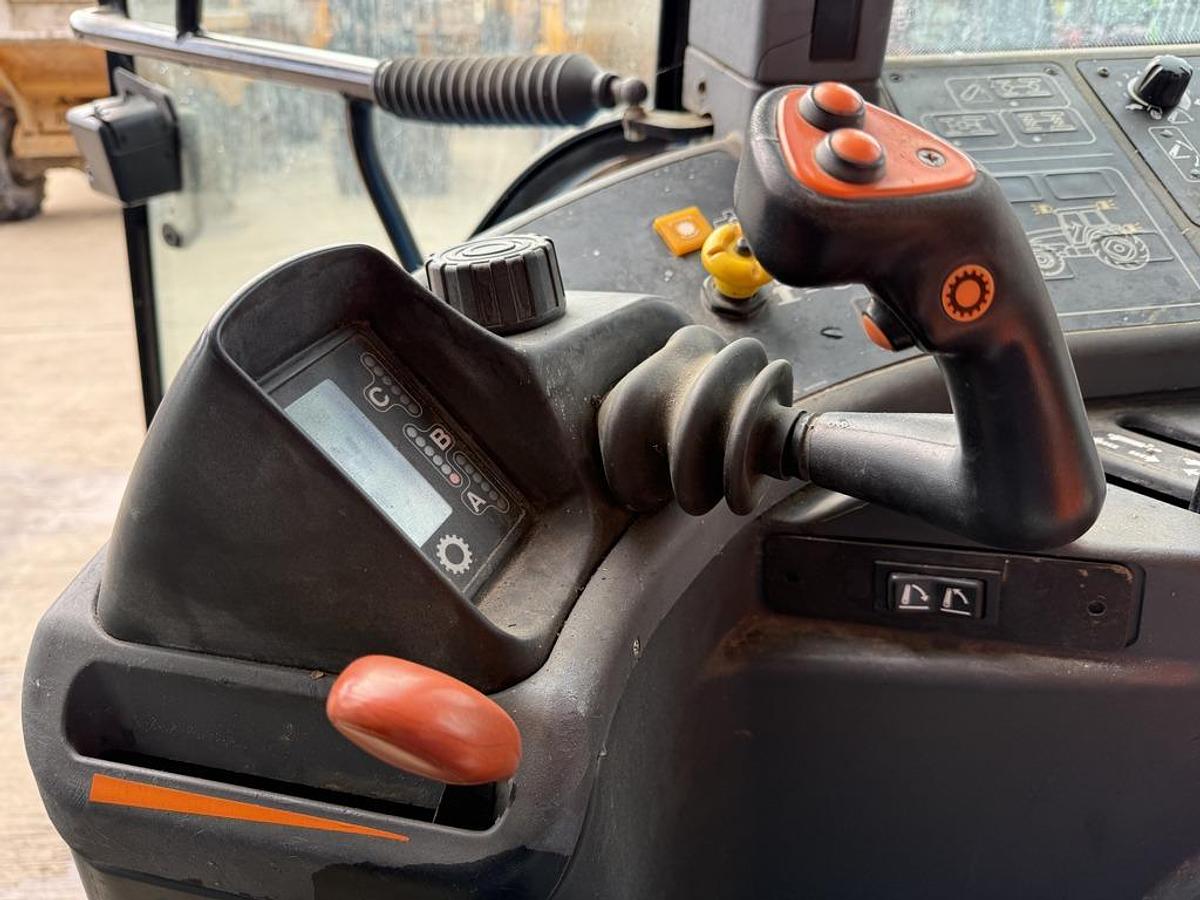 Used New Holland 8160 Tractor