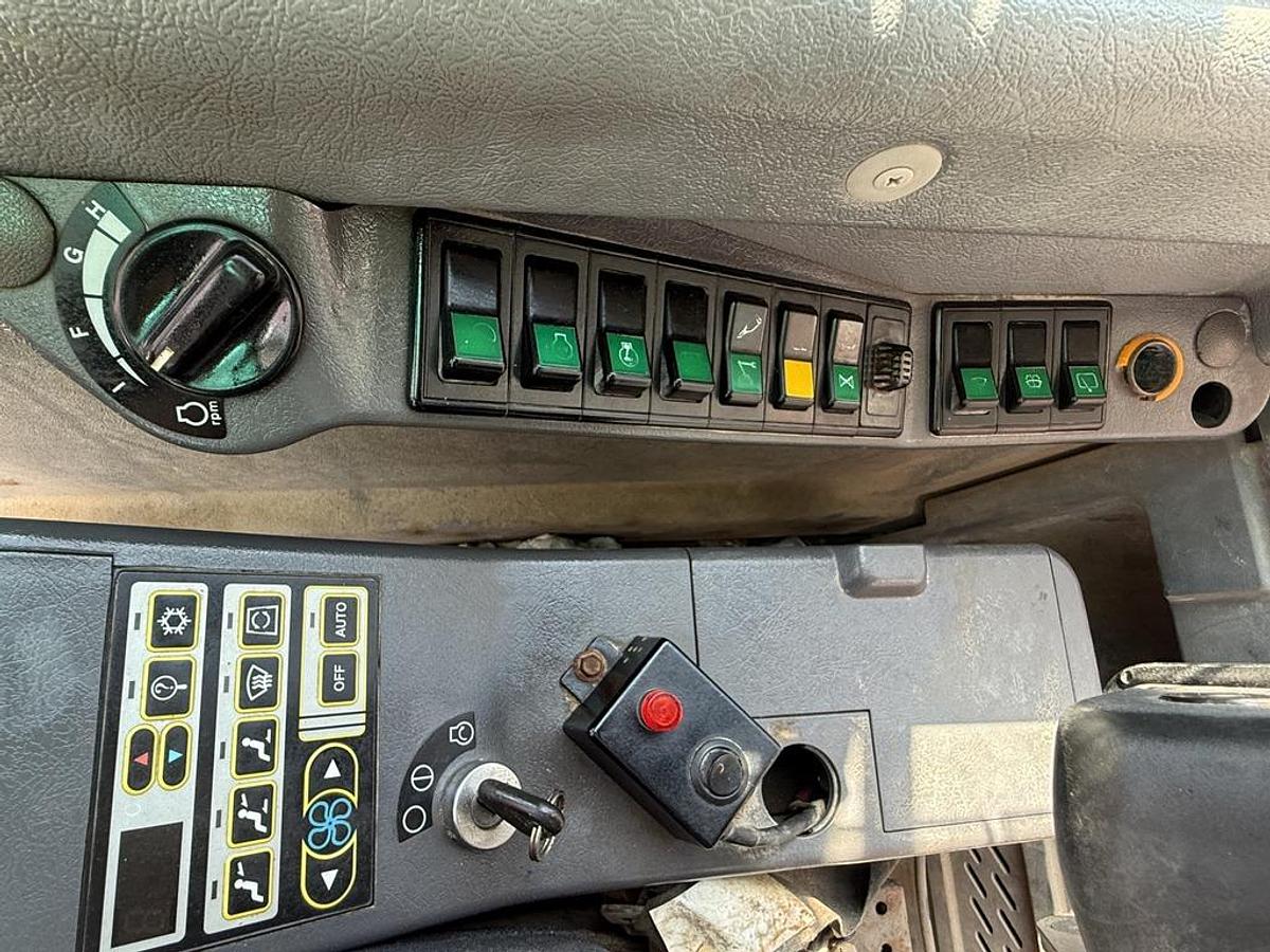 Used Volvo EC140B LC 14t Excavator