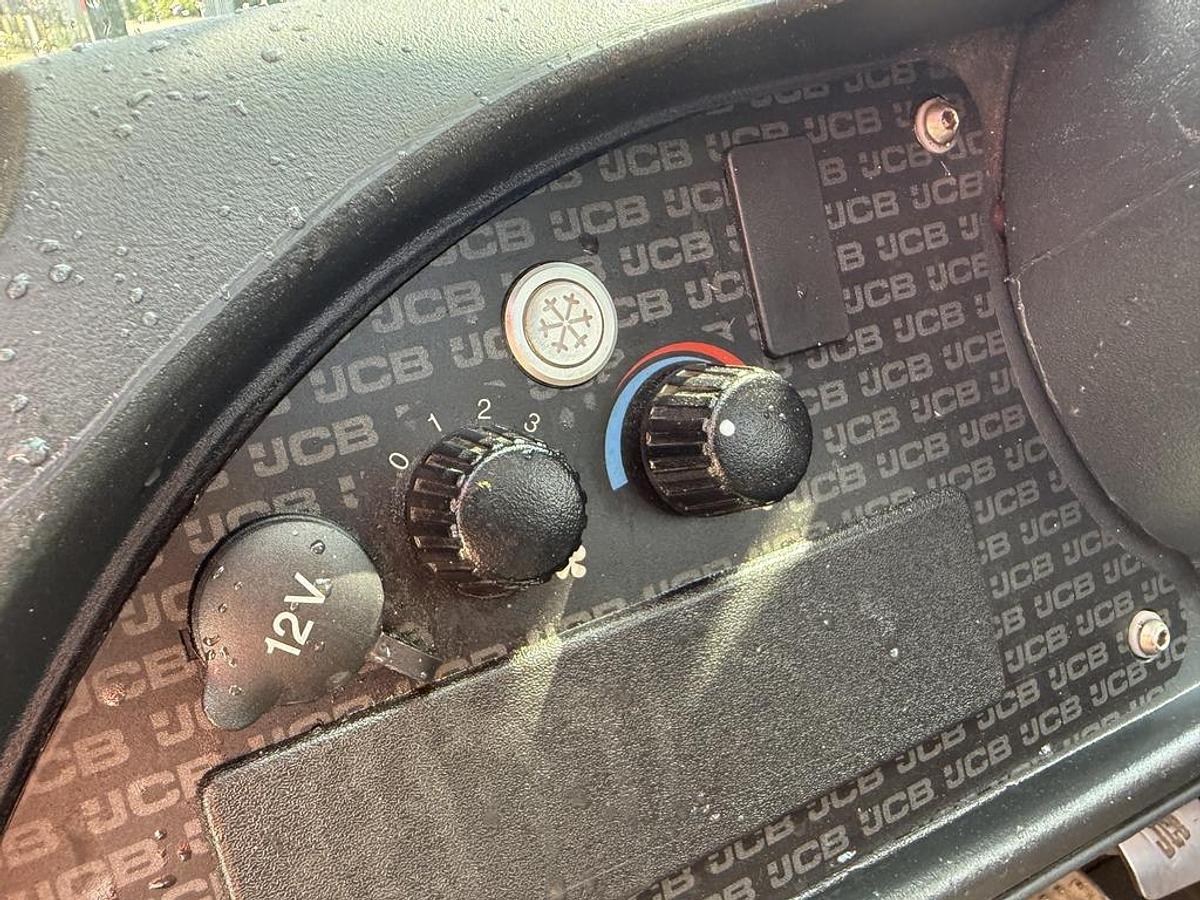 Used JCB 520-40 2t 4m Telehandler