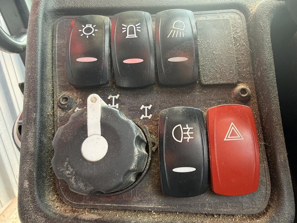 Used 2021 JCB 540-140