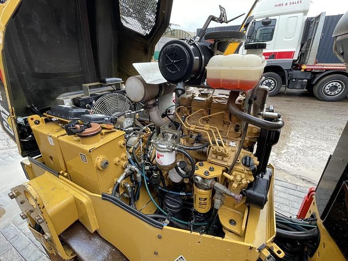 Used Caterpillar CB2.7 2.5t Roller