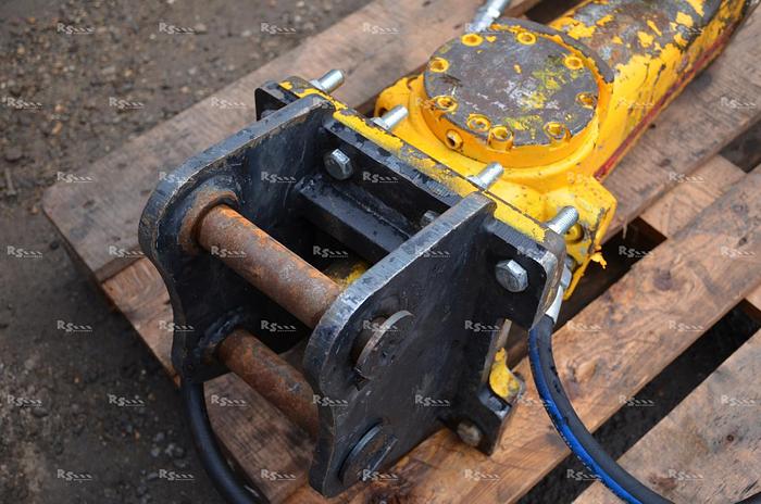 Used ATLAS COPCO SB152