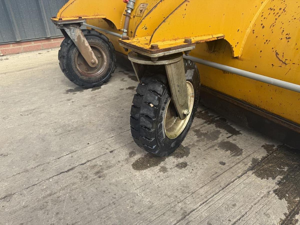 Used Eastern RS220 Sweeper Collector