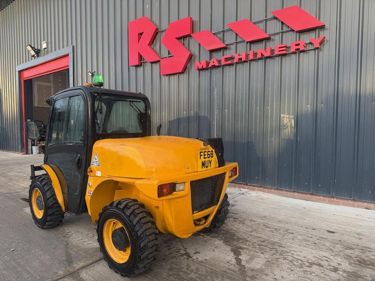Used JCB 520-40 2t 4m Telehandler