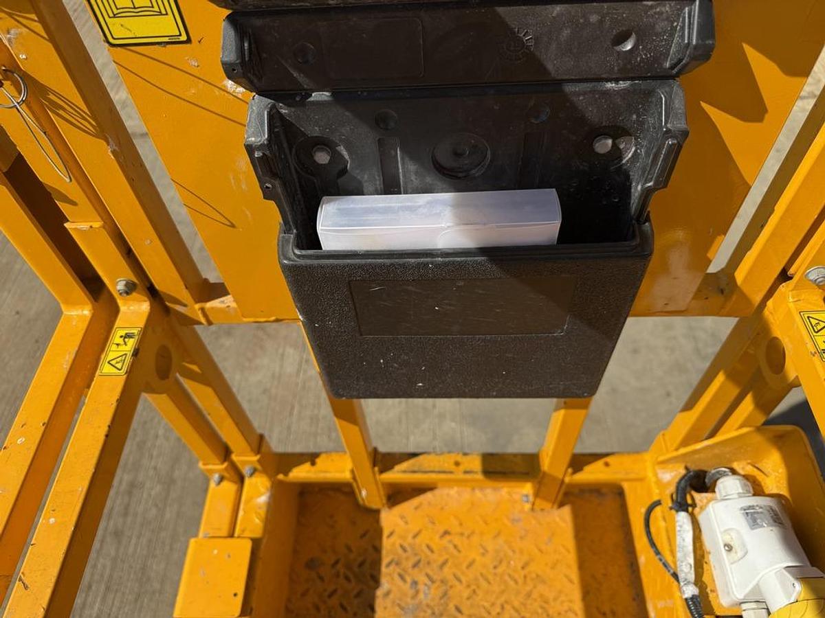 Used JCB S1930E 8m Electric Scissor Lift