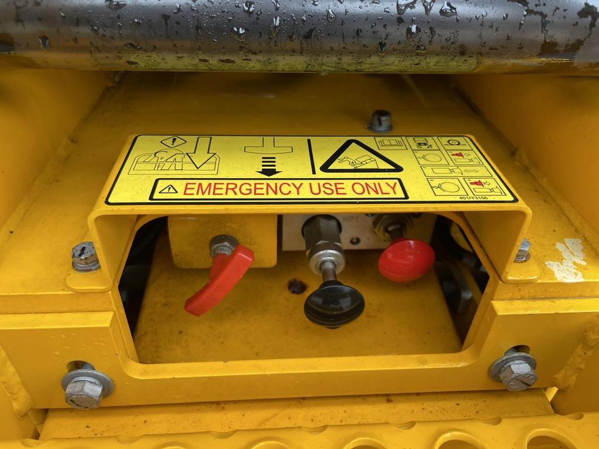 Used JCB S1930E 8m Electric Scissor Lift