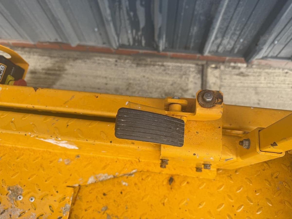 Used 2022 JCB S1930E