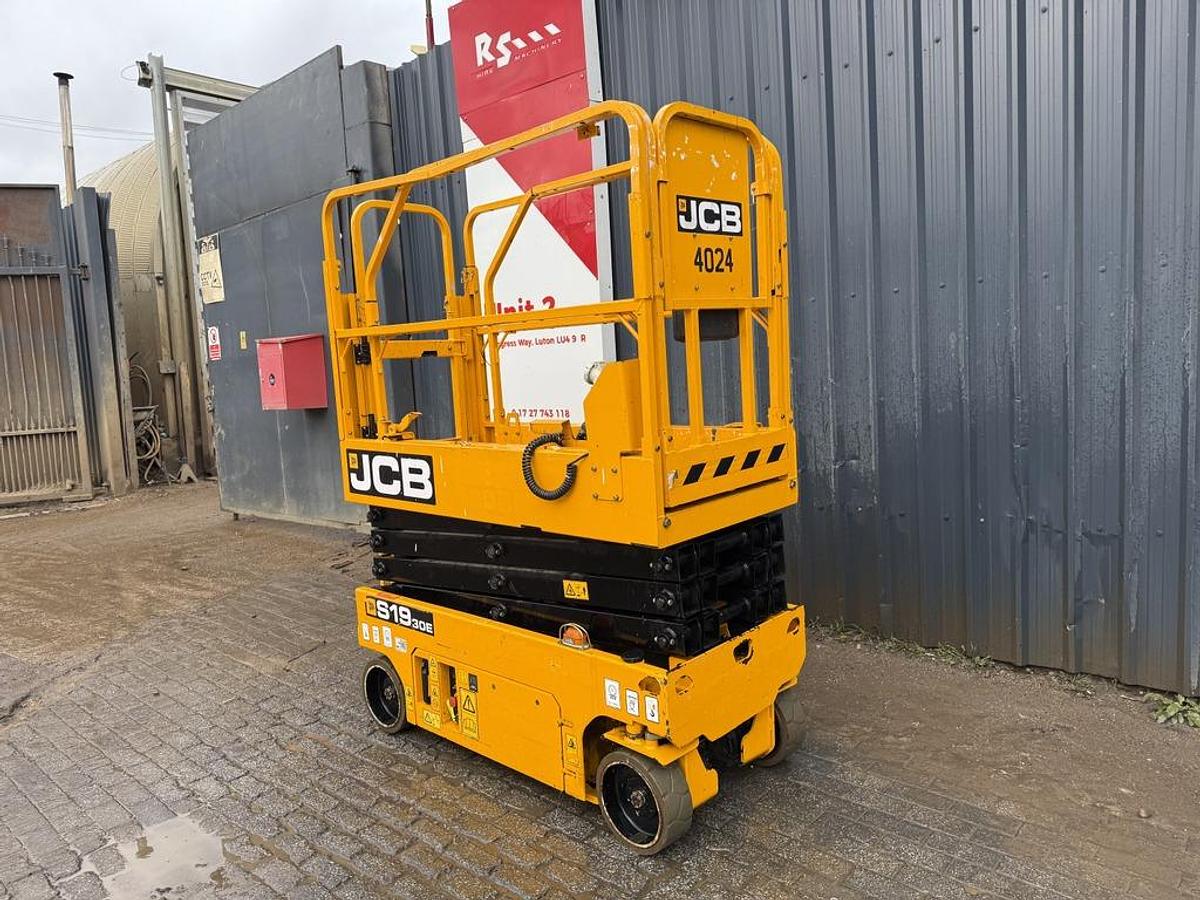 Used JCB S1930E 8m Electric Scissor Lift