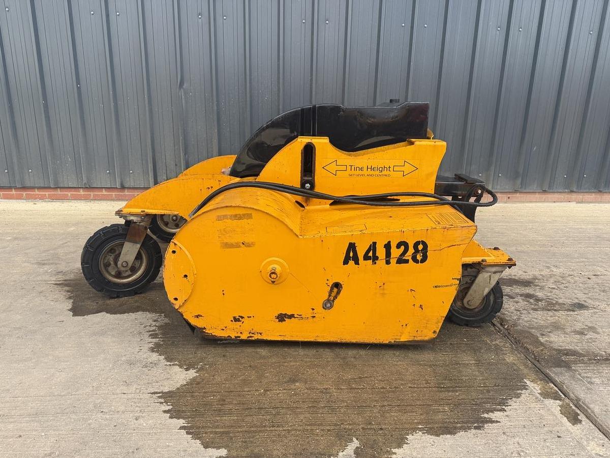 Used Eastern Attachments RS220 Sweeper Collector