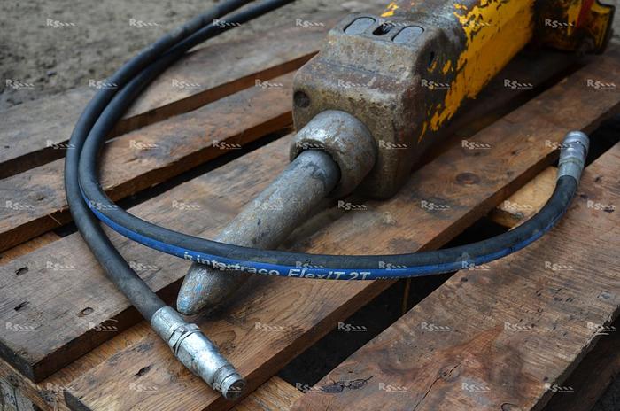 Used ATLAS COPCO SB152