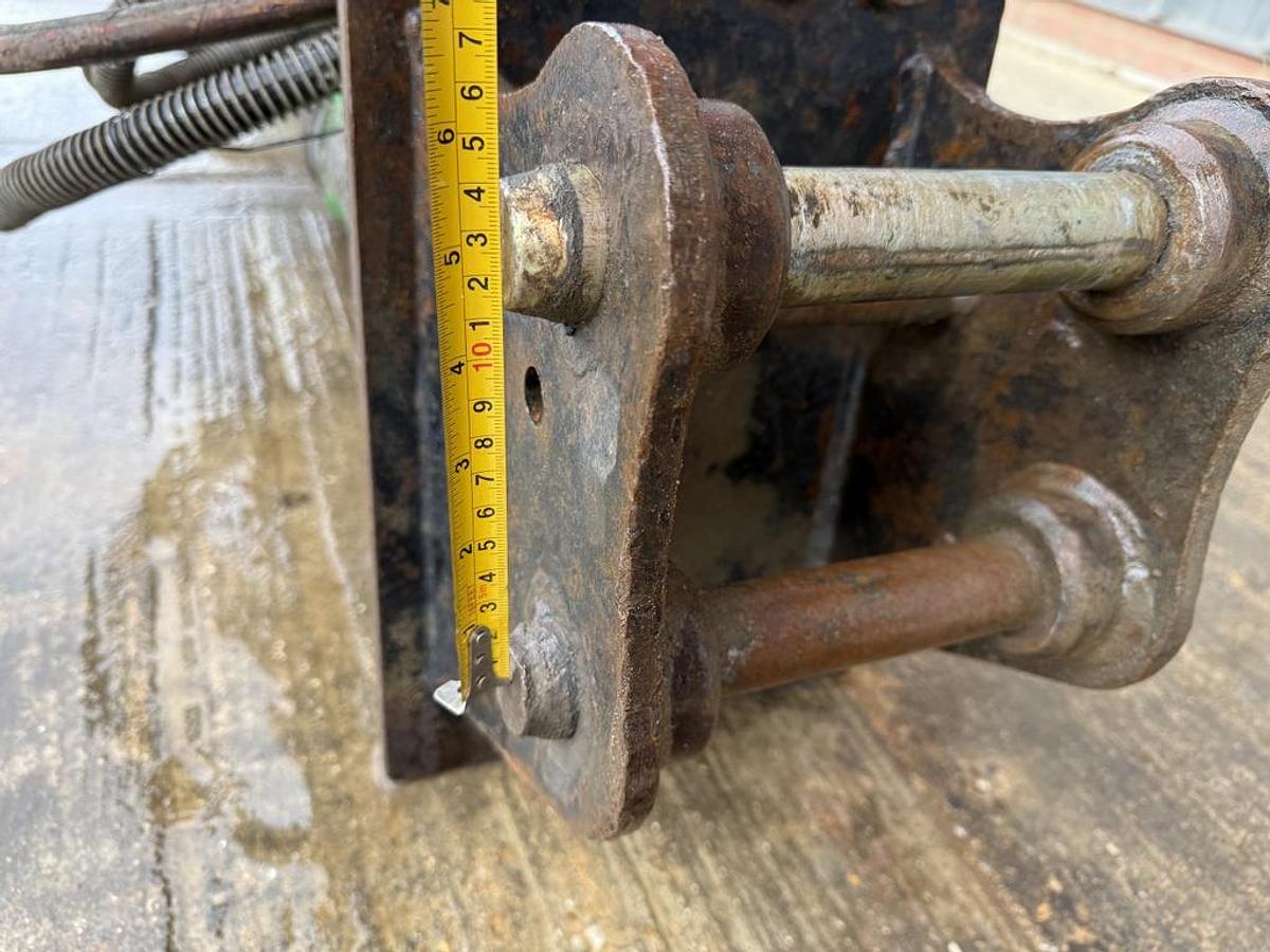 Used Montabert SC16 1,5 - 3,7 t Hydraulic Breaker