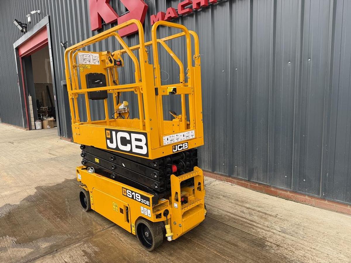 Used JCB S1930E 8m Electric Scissor Lift