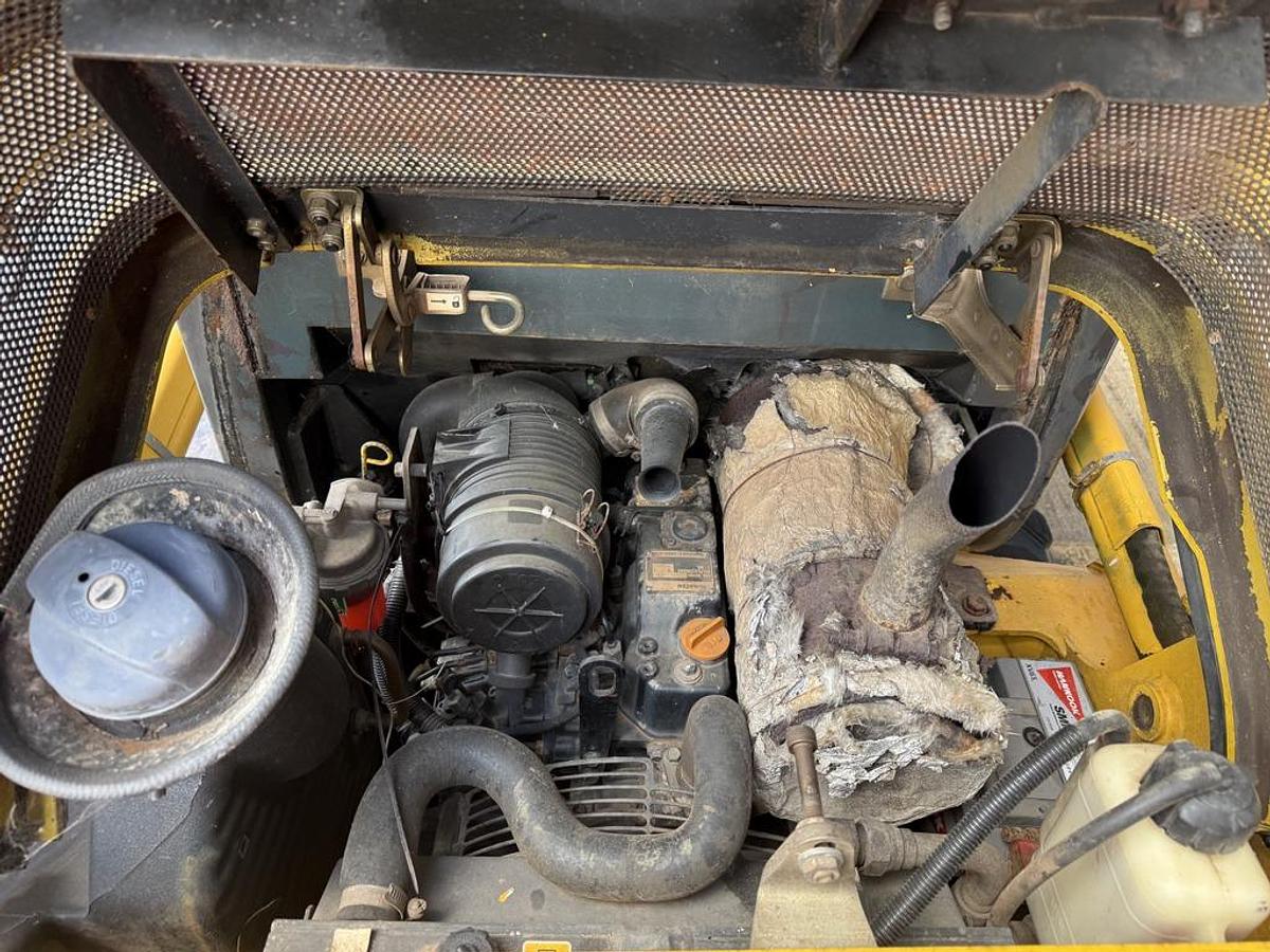 Used Komatsu SK510 Skid Steer Loader