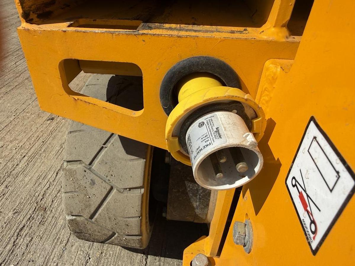 Used JCB S1930E 8m Electric Scissor Lift