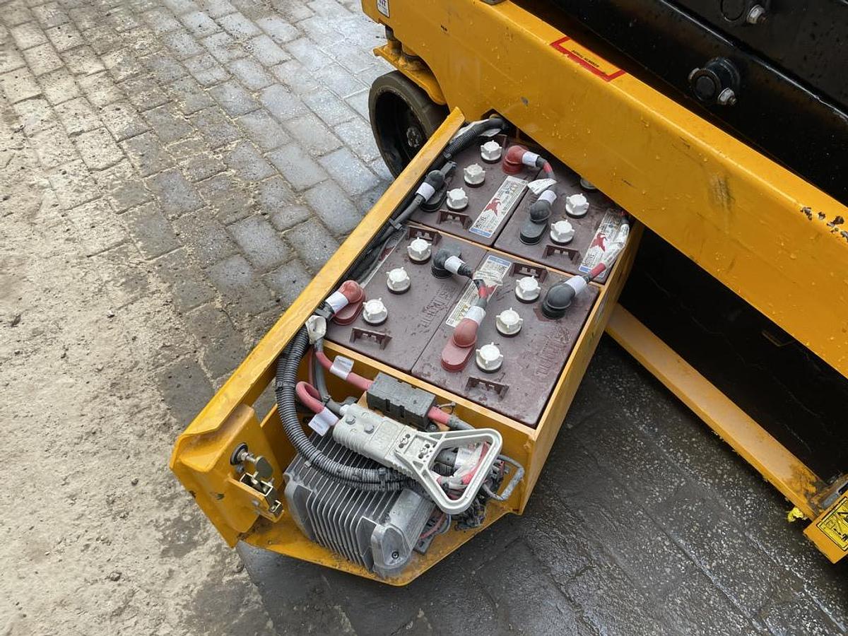 Used JCB S1930E 8m Electric Scissor Lift