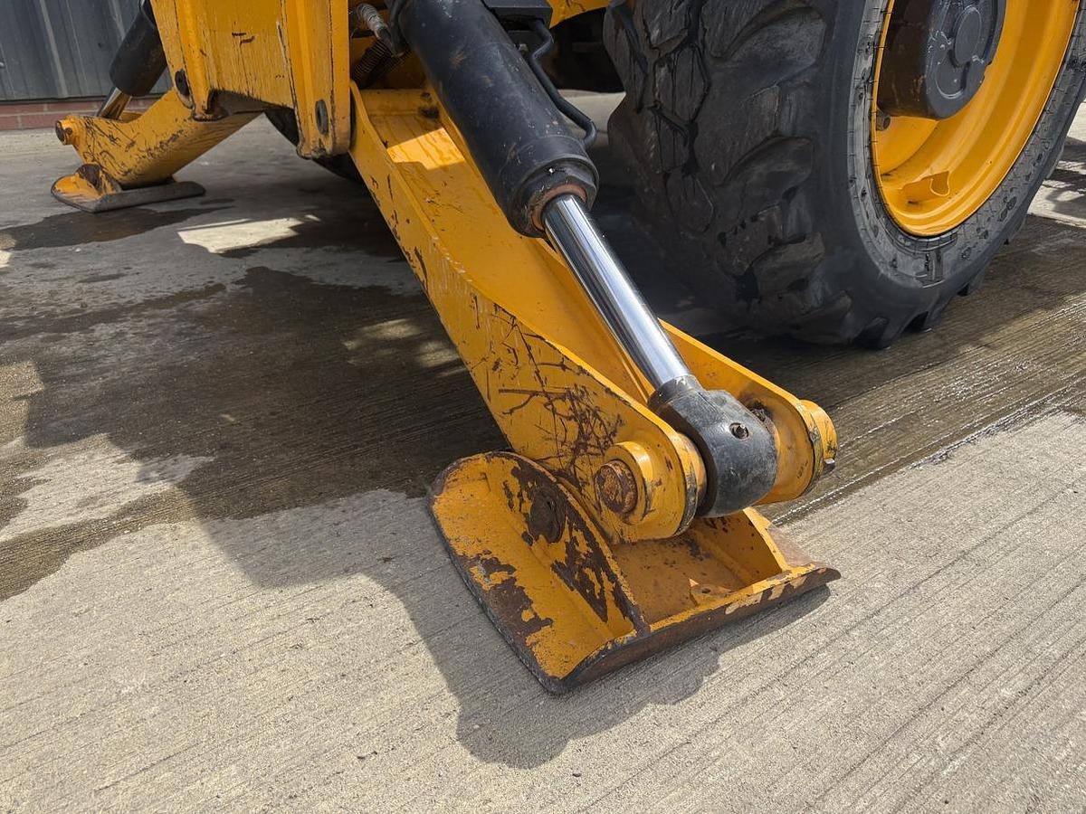 Used 2021 JCB 540-140
