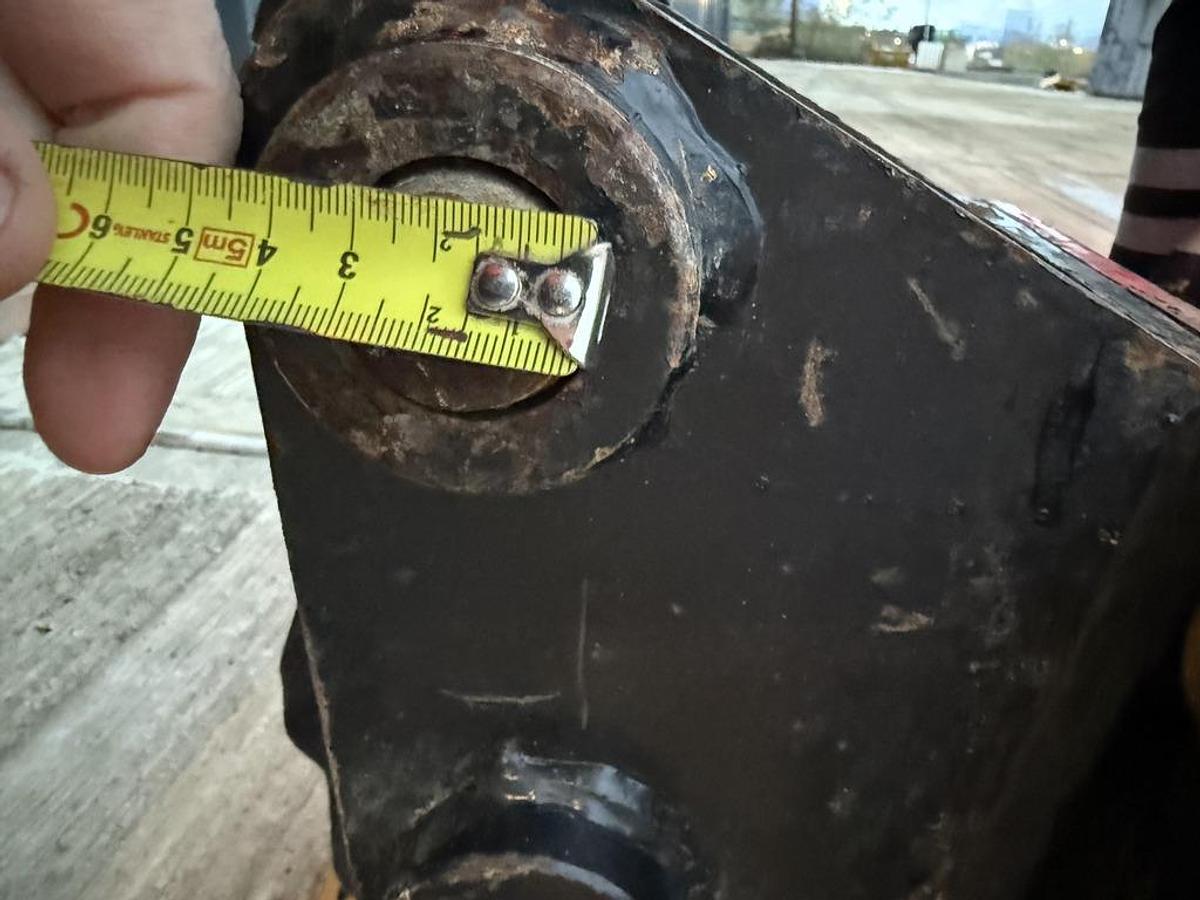 Used Socomec DMS 165 1,8 - 3,0 t Hydraulic Breaker