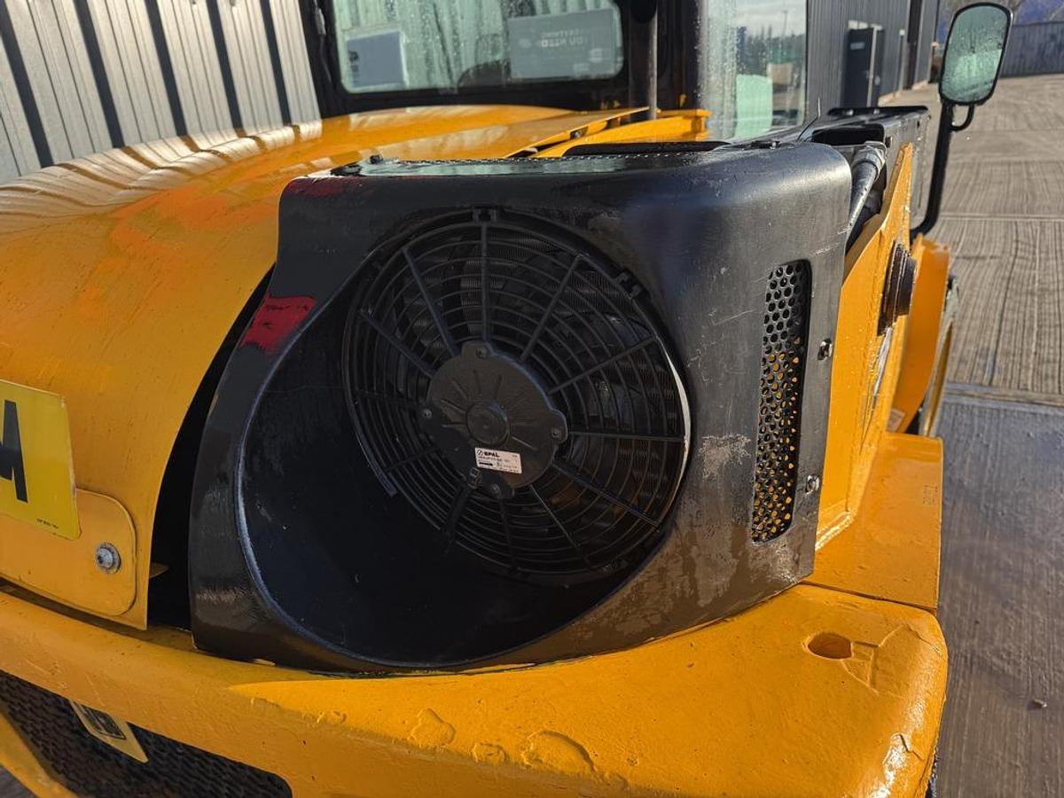 Used JCB 520-40 2t 4m Telehandler