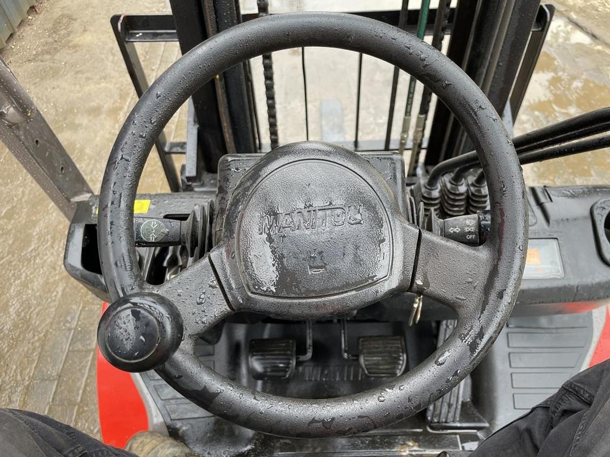 Used Manitou MI25G 2.5t LPG Forklift