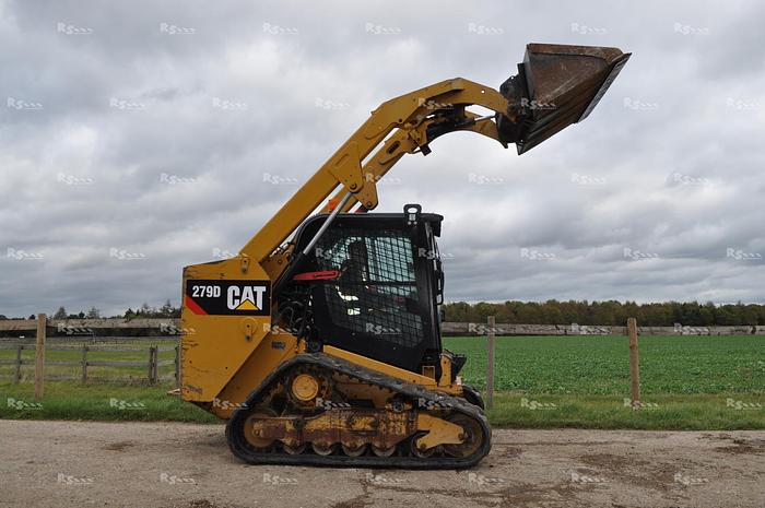 Used CATERPILLAR 279D
