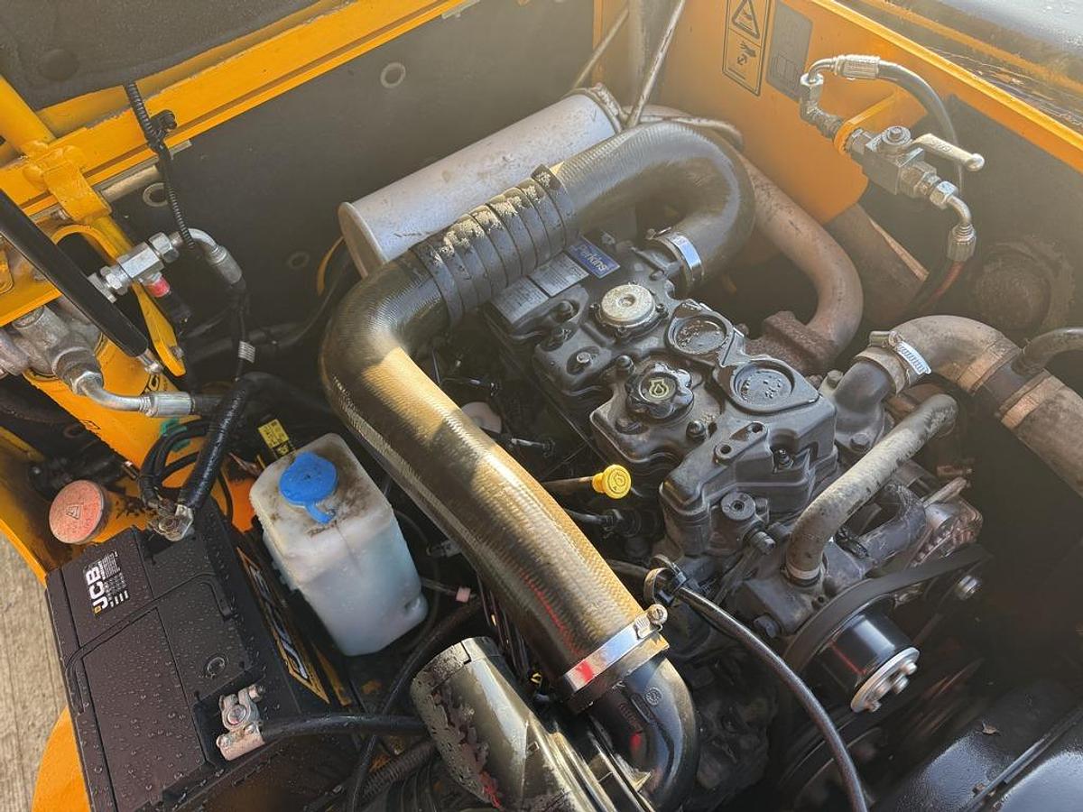 Used JCB 520-40 2t 4m Telehandler