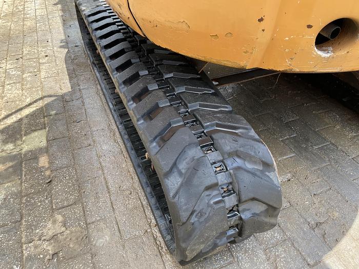 Used CASE CX26B