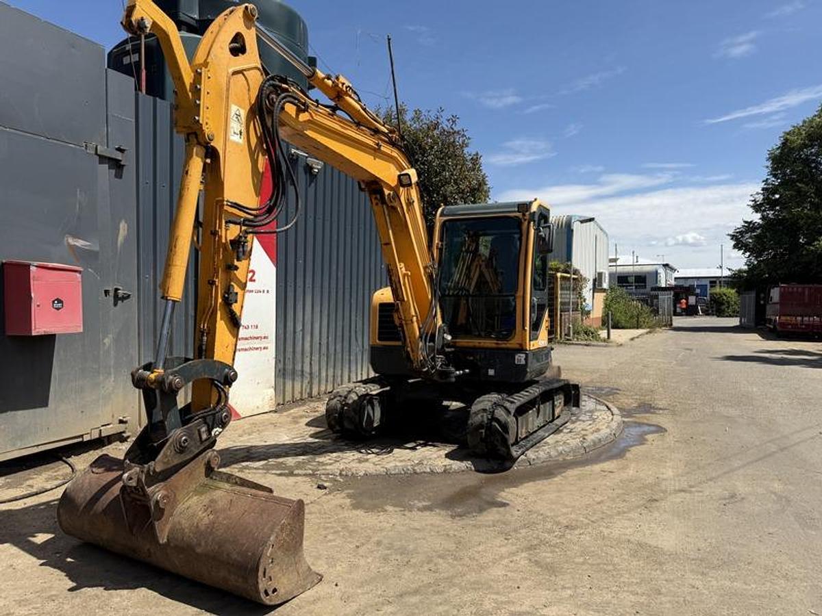 Used HYUNDAI ROBEX 60CR-9