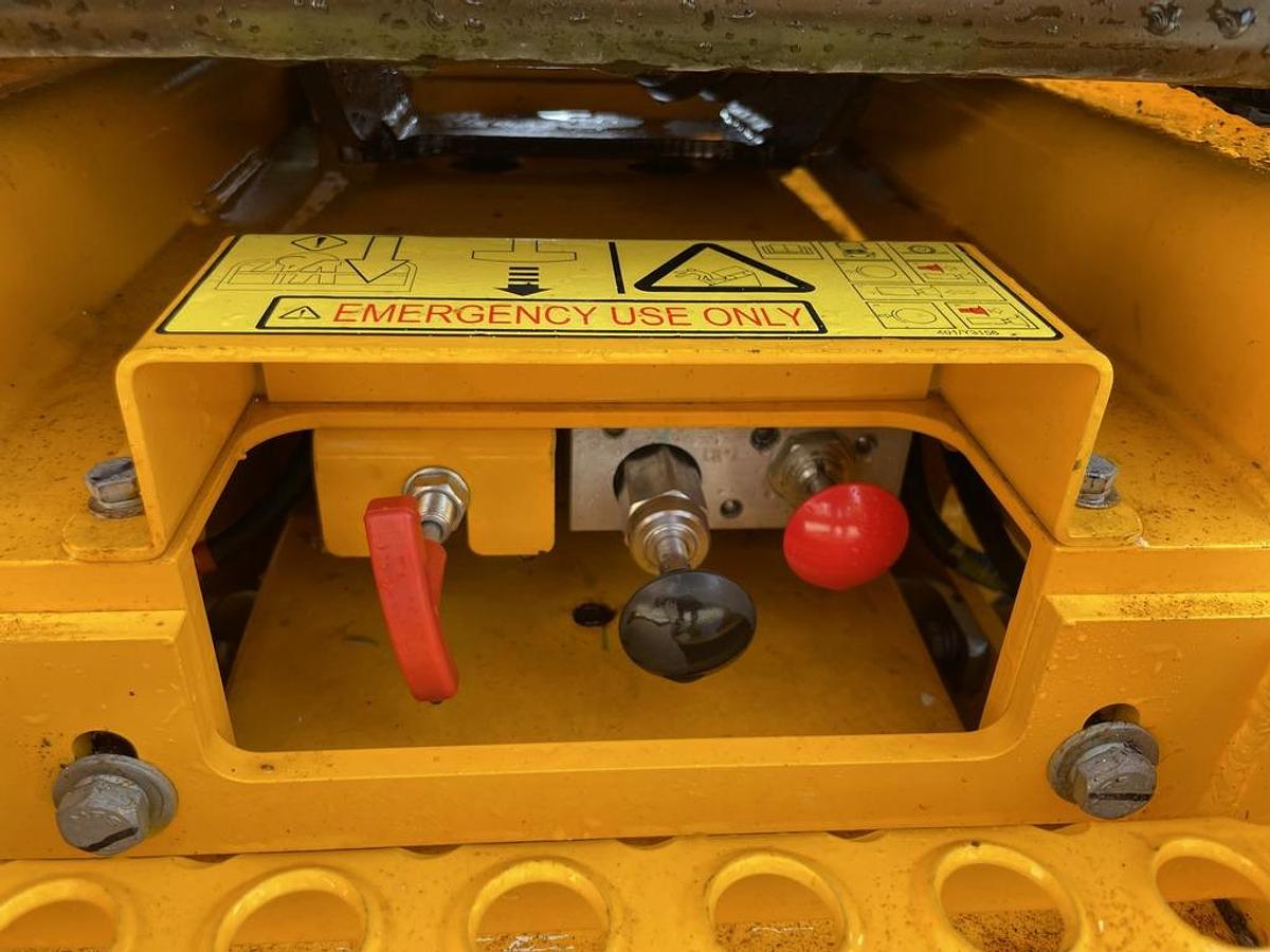 Used JCB S1930E 8m Electric Scissor Lift