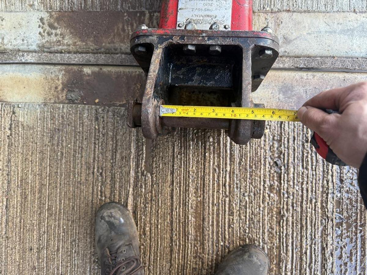 Used Socomec DMS 95/2 1,2 - 1,8 t Hydraulic Breaker