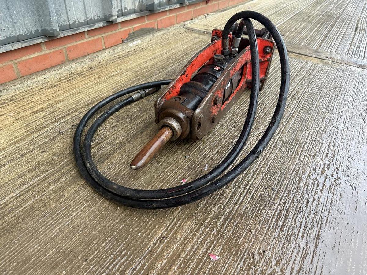 Used Sandvik BR222 1,2 - 2,4 t Hydraulic Breaker