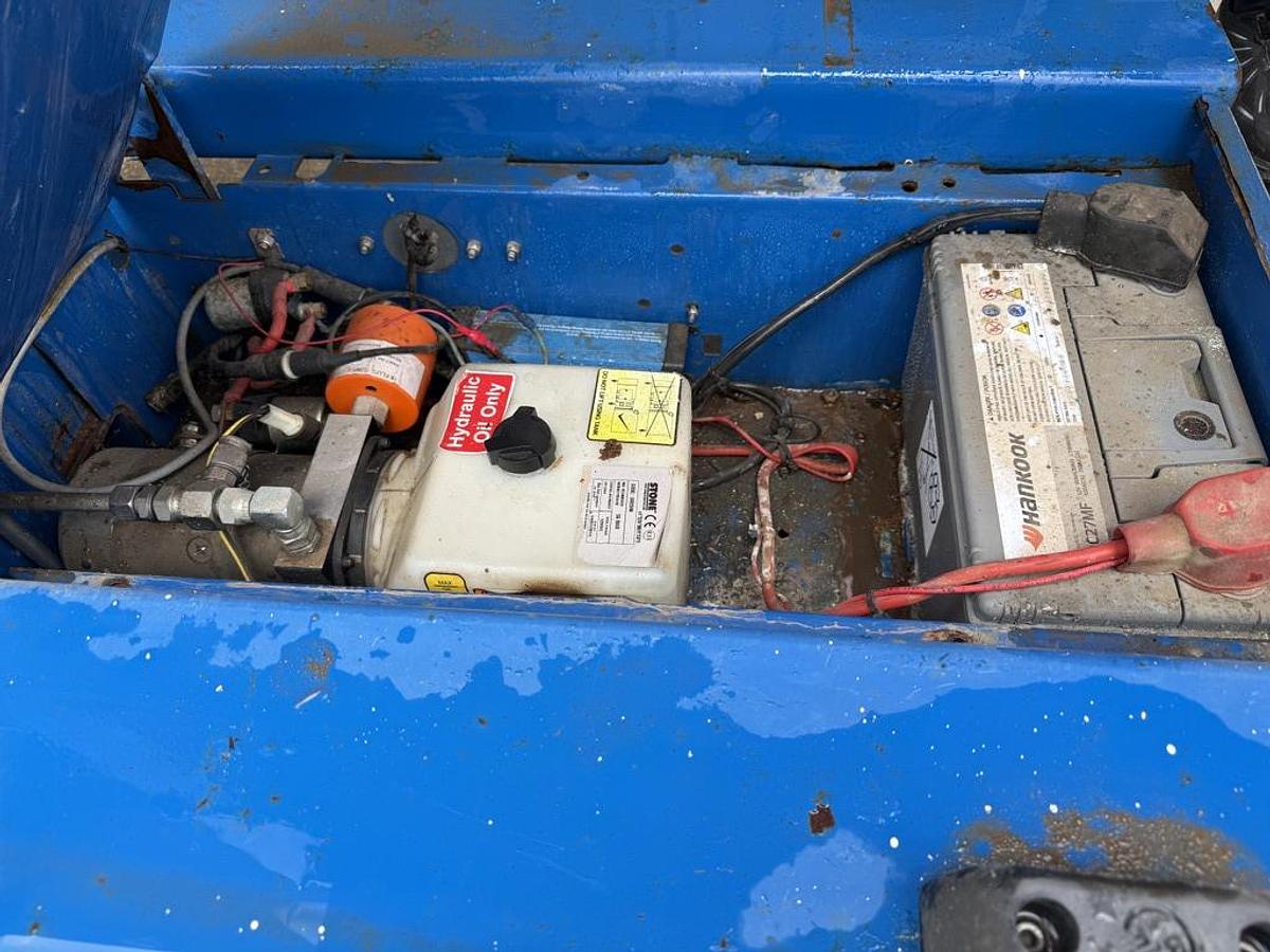 Used Power Towers Nano Push Around Lift