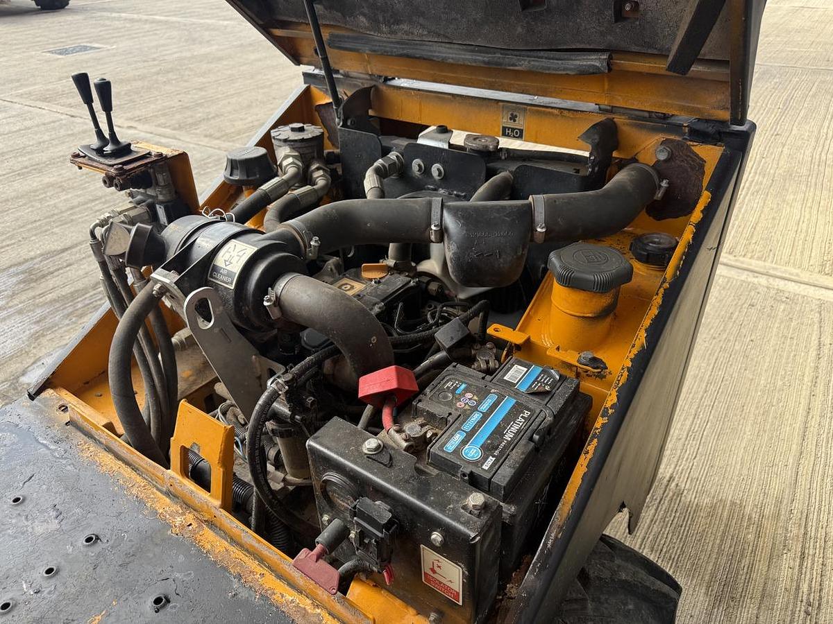 Used 2014 Thwaites 1 Tonne