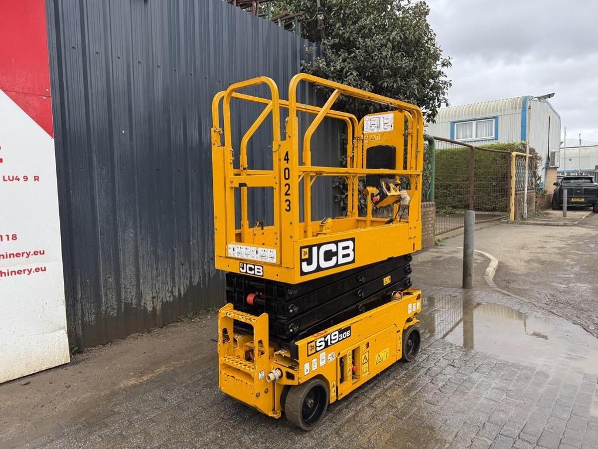 Used JCB S1930E 8m Electric Scissor Lift