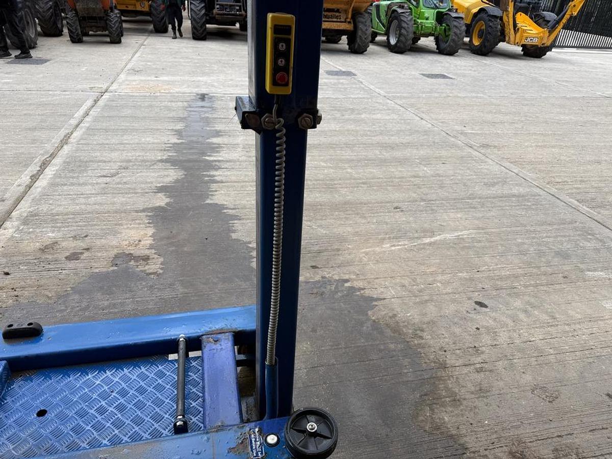 Used Power Towers Nano Push Around Lift