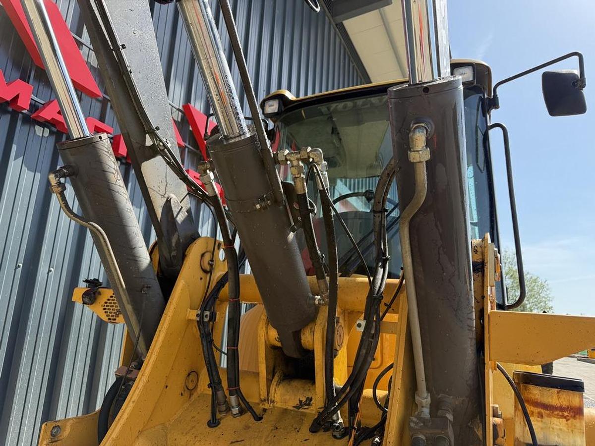 Used Volvo L40B Wheel Loader