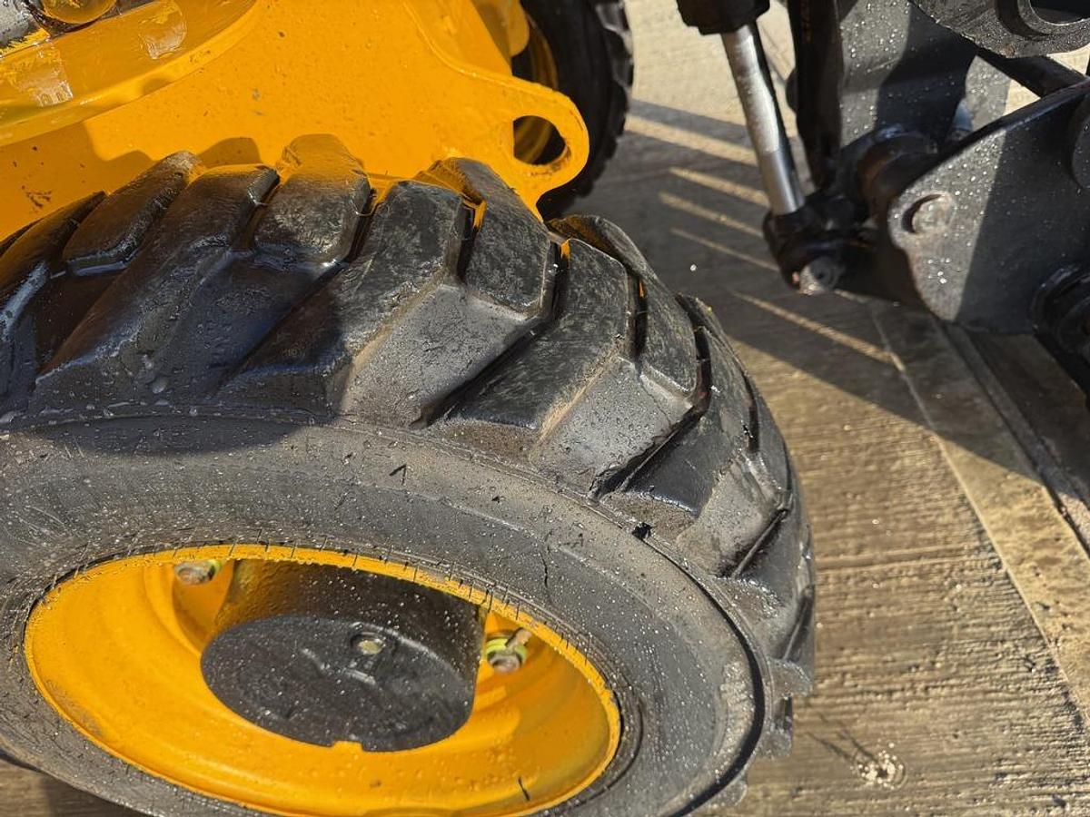 Used JCB 520-40 2t 4m Telehandler