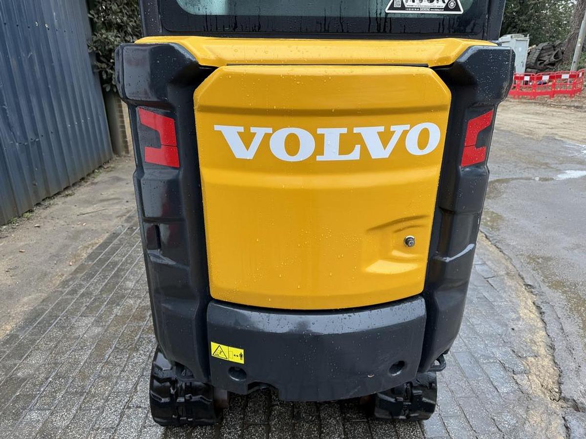 Used VOLVO EC18E