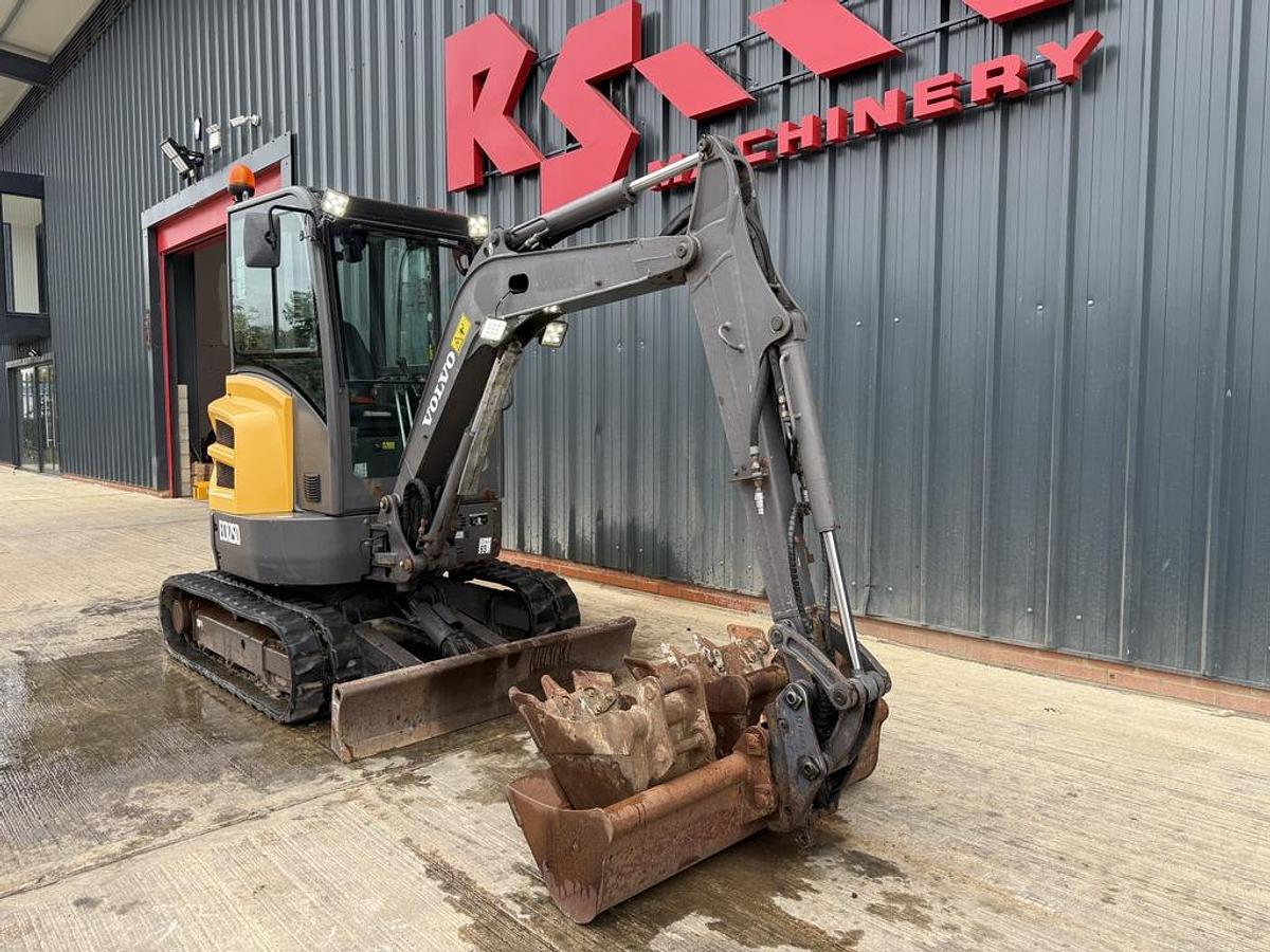 Used Volvo ECR25D 2.5t Mini Excavator
