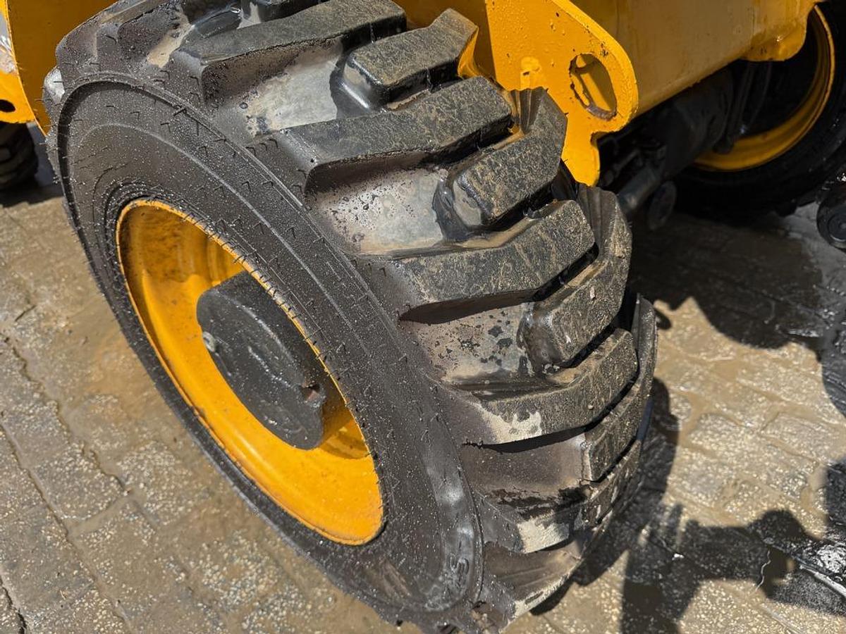 Used JCB 520-40 2t 4m Telehandler
