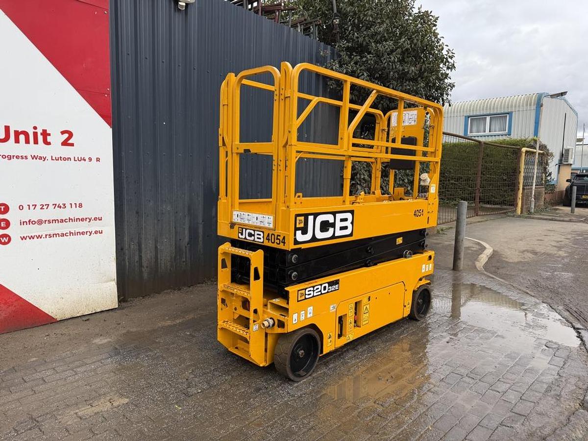 Used JCB S2032E 8m Electric Scissor Lift