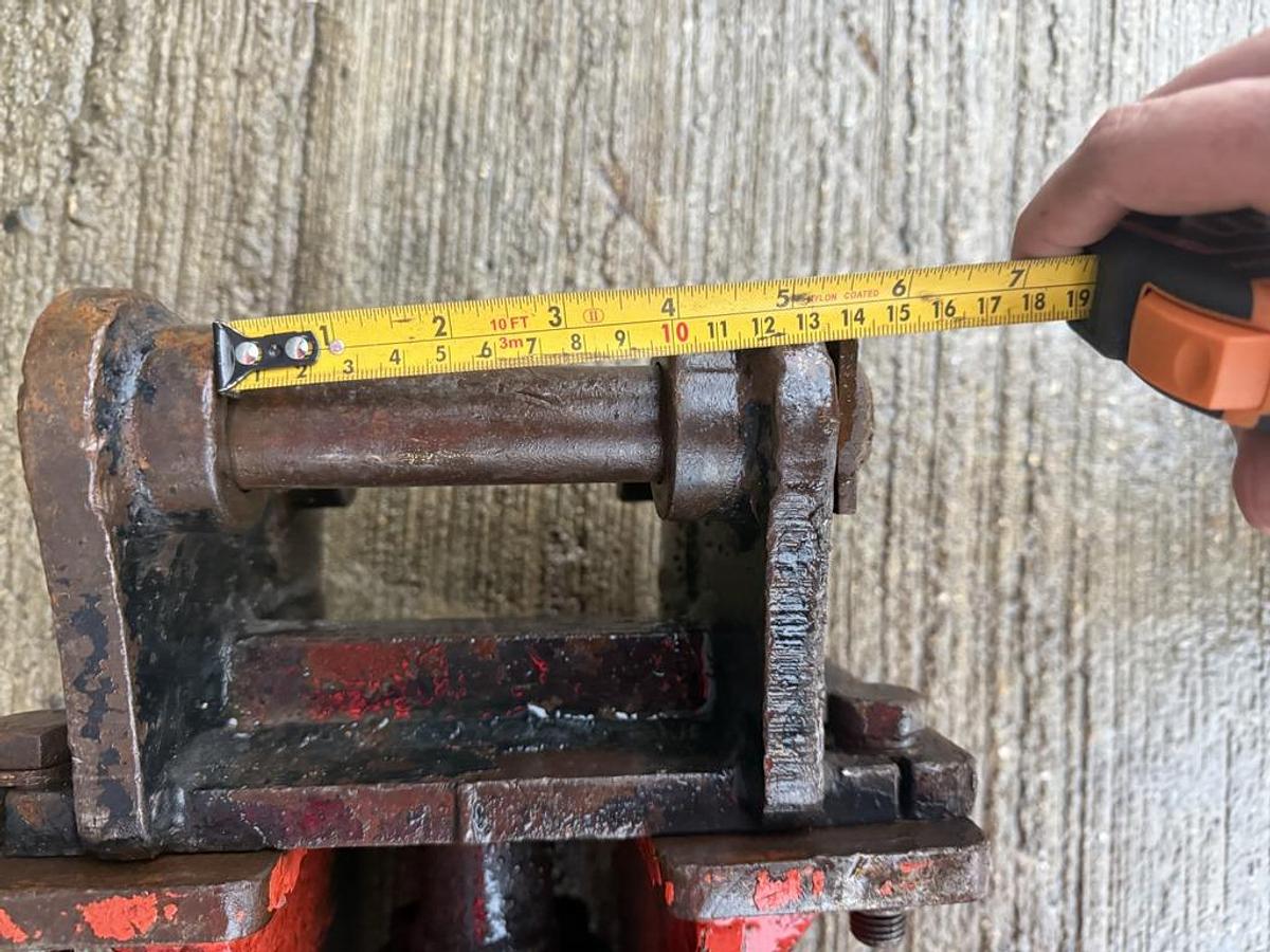 Used Sandvik BR222 1,2 - 2,4 t Hydraulic Breaker