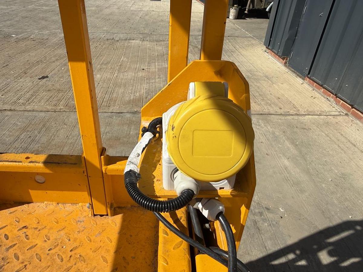 Used JCB S1930E 8m Electric Scissor Lift