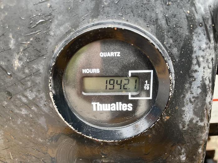 Used THWAITES 3 TONNE SWIVEL
