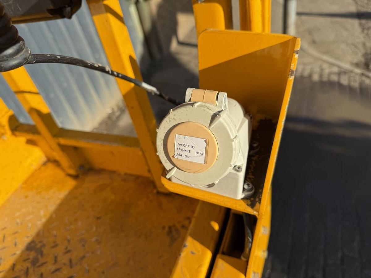 Used JCB S2632E 10m Electric Scissor Lift